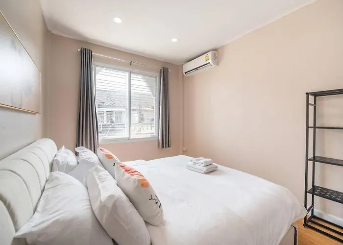 Miq 142 Huai Khwang_new4br/jodd Fair Villa